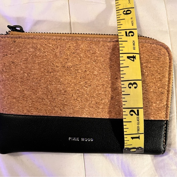 Vegan leather and cork wristlet wallet - Picture 6 of 6